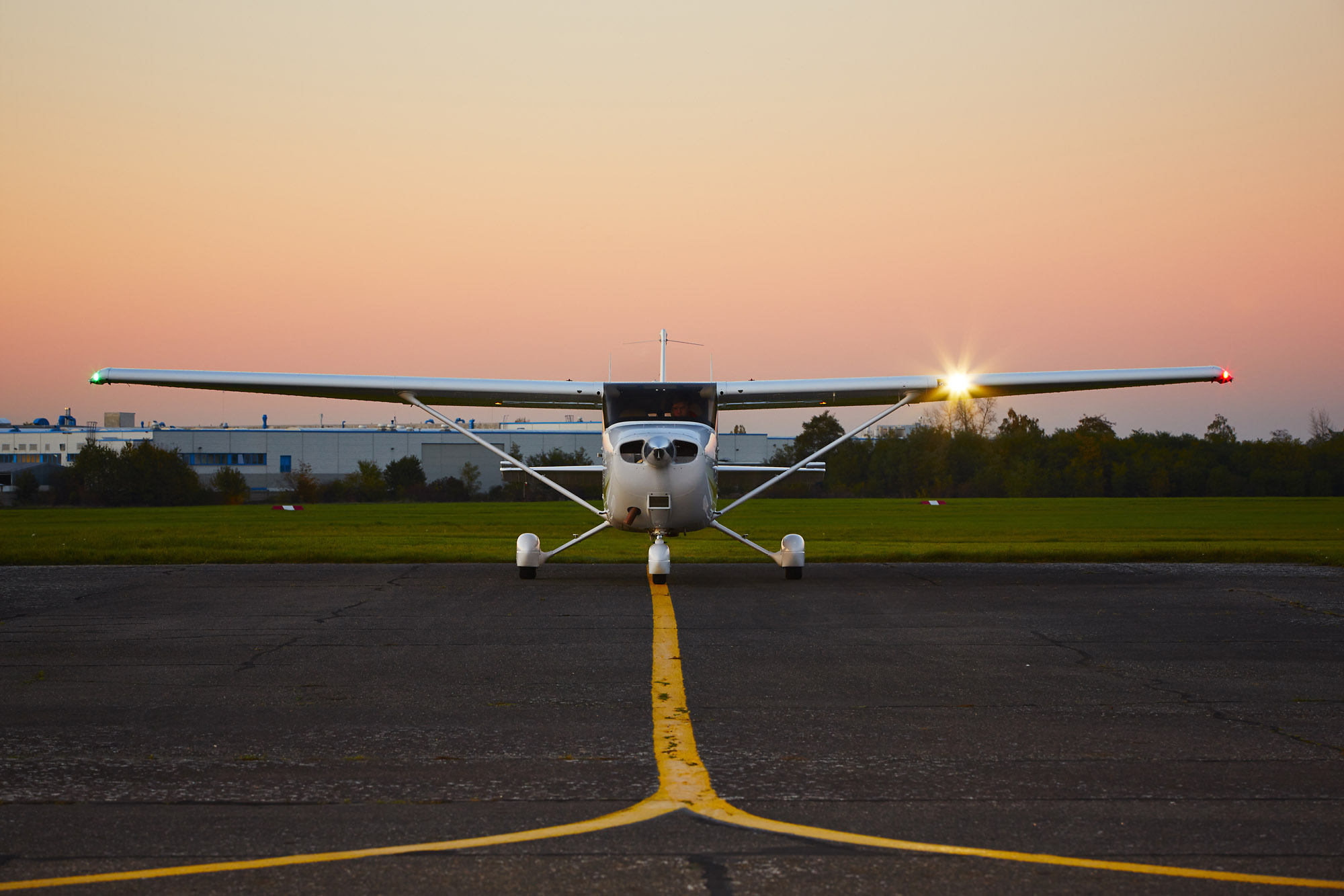 What Properties Of Hydrogen Make It Better Aviation Fuel?